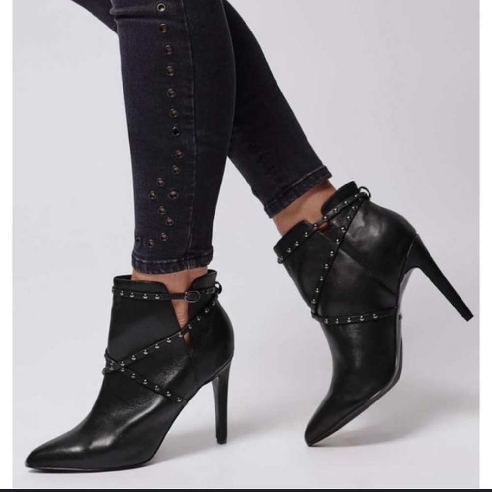 TopShop Humour Blk Pointy Studded Strap Wraparound 4” Stilettos Booties. D7